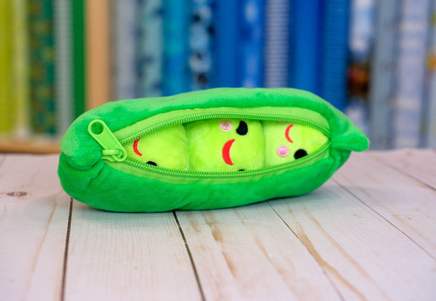 adorable pea plushes with zip pod